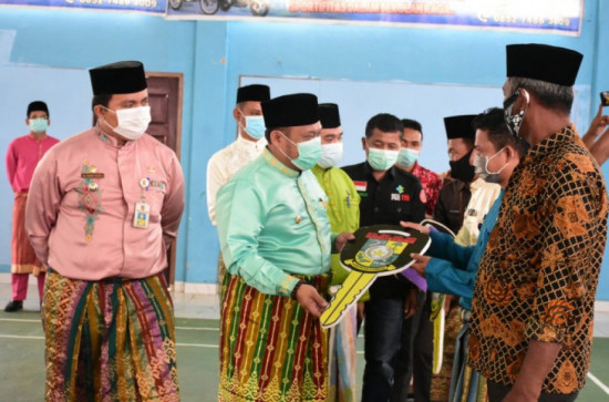 Bupati Kampar Hari Ini Serahkan Ambulance di Dua Kecamatan.