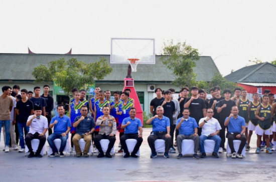 Buka Open Turnamen Basket Ball Dandim Cup 2022, Kamsol ; Mari Ciptakan Bibit-Bibit Atlit Kampar Yang Handal.