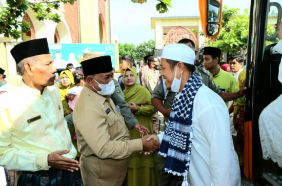 Sekda Kampar Sambut Jama’ah Haji Kloter 05 sebanyak 332 Orang Di Islamic Center Bangkinang.