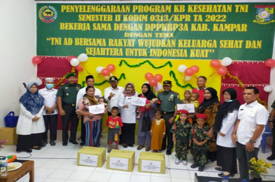 Forum PAUD Kampar Berikan Bantuan APE Untuk KB Nusa Indah Koto Garo