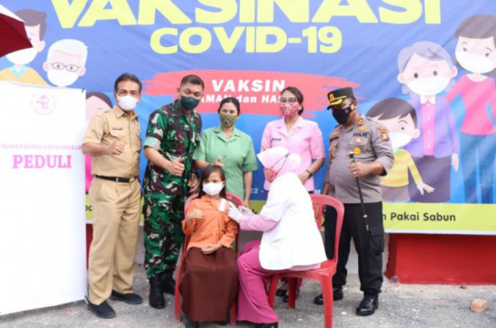 Bupati Kampar Apresiasi Masyarakat Siak Hulu Yang Ikut Vaksinasi Massal Serentak Se-Indonesia