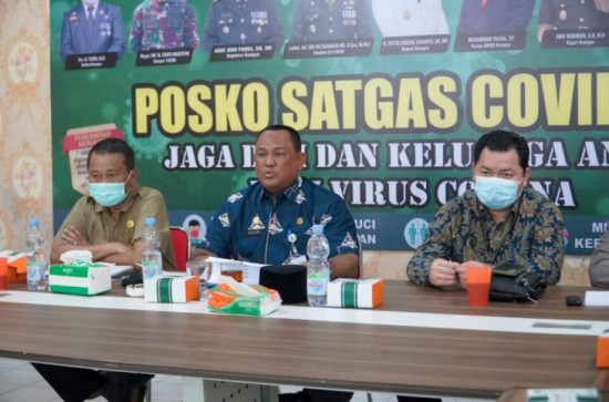 Gesa Percepatan Vaksin, Bupati Kampar Ikuti Rakor Bersama Gubernur Riau Melalui Zoom Meeting.