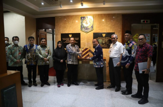 Pj. Bupati Kampar Dr.H.Kamsol MM Adakan Silaturrahmi dengan Mendagri Sekaligus Undang Pada Munas AKPSI.