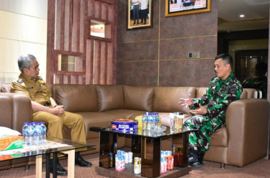Sebelum Operasi PAMTAS Wilayah Papua, Danyonif 132/BS Silaturahmi dengan PJ Bupati Kampar