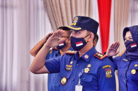 Tiga Unit Mobil Damkar diturunkan guna Padamkan Kobaran Api di Pasar SP.1 Tapung Hilir