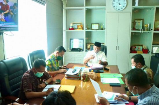 Pimpin Rapat Khusus Percepatan Vaksinasi, Yusri Minta Bentuk Koordinator Per Kecamatan.