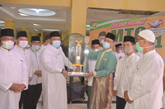 Bupati Kampar tutup pelaksanaan MTQ Ke-51 Kabupaten Kampar