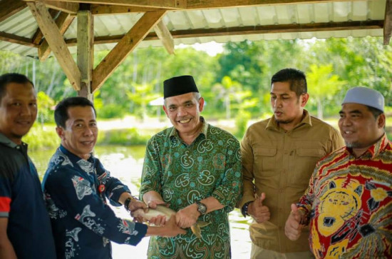 Terkait dengan Mutu Bibit Perikanan Pemkab Kampar telah terapkan Pembibitan berbasis Tekhnologi.