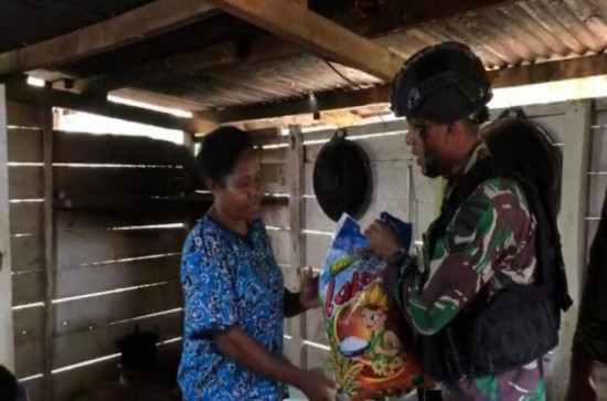 Demi Mensejahterahkan Masyarakat, Prajurit Bima Sakti Gelar Satgas Masuk Dapur.