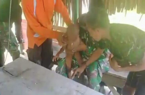 Aksi Cepat Tanggap Satgas Pamtas Yonif 132/BS Menyelamatkan Anak Tenggelam