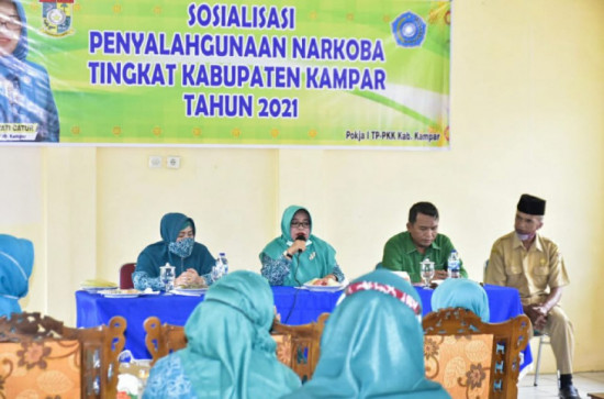 Sosialisasi Bahaya Narkoba, Muslimawati Catur ; Keluarga Garda Terdepan dalam Meminimalisir Penyebaran Narkoba.