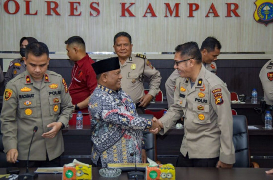 Sekda Kampar hadiri Pra Launching Aplikasi DUNSANAK Polres Kampar.