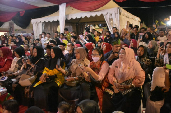 Ribuan Masyarakat Padati Pembukaan Bagholek Godang Festival Kabupaten Kampar.