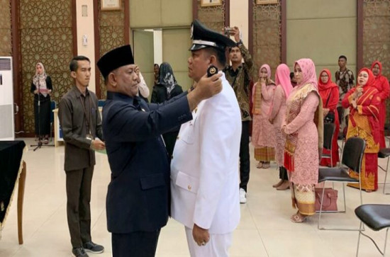 Delapan Bulan Menjalani Proses Banding, Akhirnya M Haris CH Dilantik Sebagai Kepala Desa Baru Kecamatan Siak Hulu.