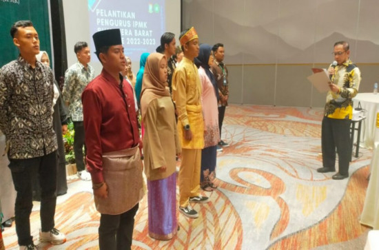 Diwakili Asisten III, Pj. Bupati Kampar Lantik IPMK Sumatera Barat Periode 2022-2023.