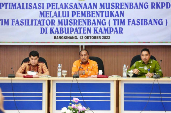Asisten II Suhermi Buka Sosialisasi Optimalisasi Tim Fasilitator Musrenbang Kabupaten Kampar
