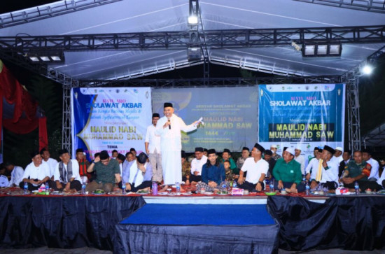 Hadiri Peringatan Maulud Nabi Muhammad SAW Di Desa Kayu Aro, Kamsol ; Falasfah Kampar, Momentum Wujudkan Kampar Sebagai Negeri Serambi Mekkah.