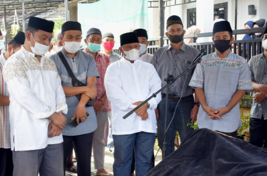 Dua Orang Tokoh Masyarakat Dr Johar Arifin Lc, MA dan Drs. Santoso Mpd Meninggal Dunia