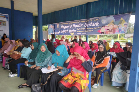 TP PKK Kampar Bimbing Lansia Dengan Konsep BAHAGIA.