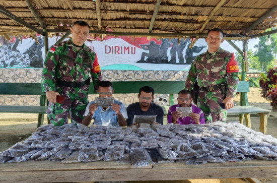 5,4 Kilogram Ganja Berhasil Diamankan Satgas Pamtas Yonif 132/BS di Perbatasan RI-PNG.