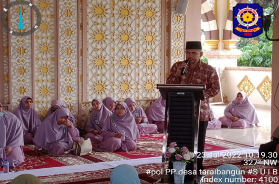 Staf Ahli Bupati Kampar Hadiri Ta’aruf 135 Santriwati Ponpes Al Faruqi Desa Kualu Tambang.