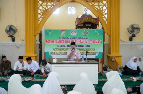 Buka Wirid Gabungan Forsimat di mesjid Al-Furqon Bangkinang Kota, Staf Ahli Bupati : Wujudkan Kampar Sebagai Negeri Serambi Mekkah Riau.