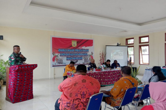 Minimalisir Pelanggaran Pelintas Batas Ilegal Satgas Pamtas Yonif 132/BS Memberikan Sosialisasi Peraturan Lintas Batas Negara Dan Daerah.