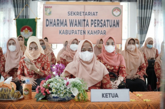 DWP Kabupaten Kampar Gelar Halal Bihalal Secara Virtual Bersama DWP Provinsi Riau