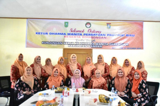 Ketua DWP Kampar Sambut Kunjungan DWP Provinsi Riau.