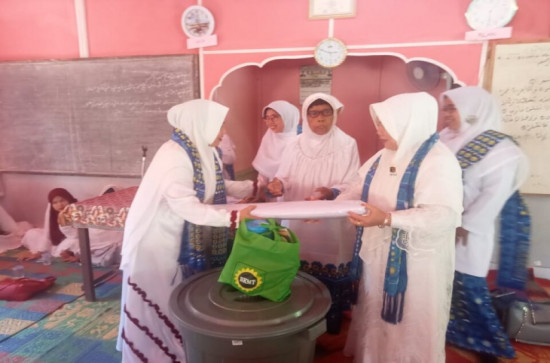 BKMT Kampar Serahkan Bantuan Alat Penyelenggaraan Jenazah Untuk Masyarakat Desa Ranah Kec. Kampar