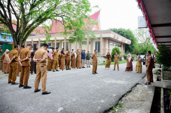 Acara Penggalangan Dana Pagi Hari Discominfosan Kampar Diselenggarakan dengan Ucapan Selamat dari Sekretaris.